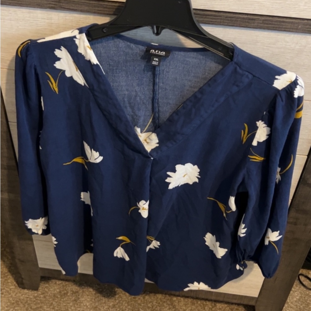 Cute flowery long sleeve.